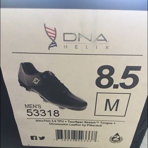 New men’s FootJoy DNA Helix Golf shoes